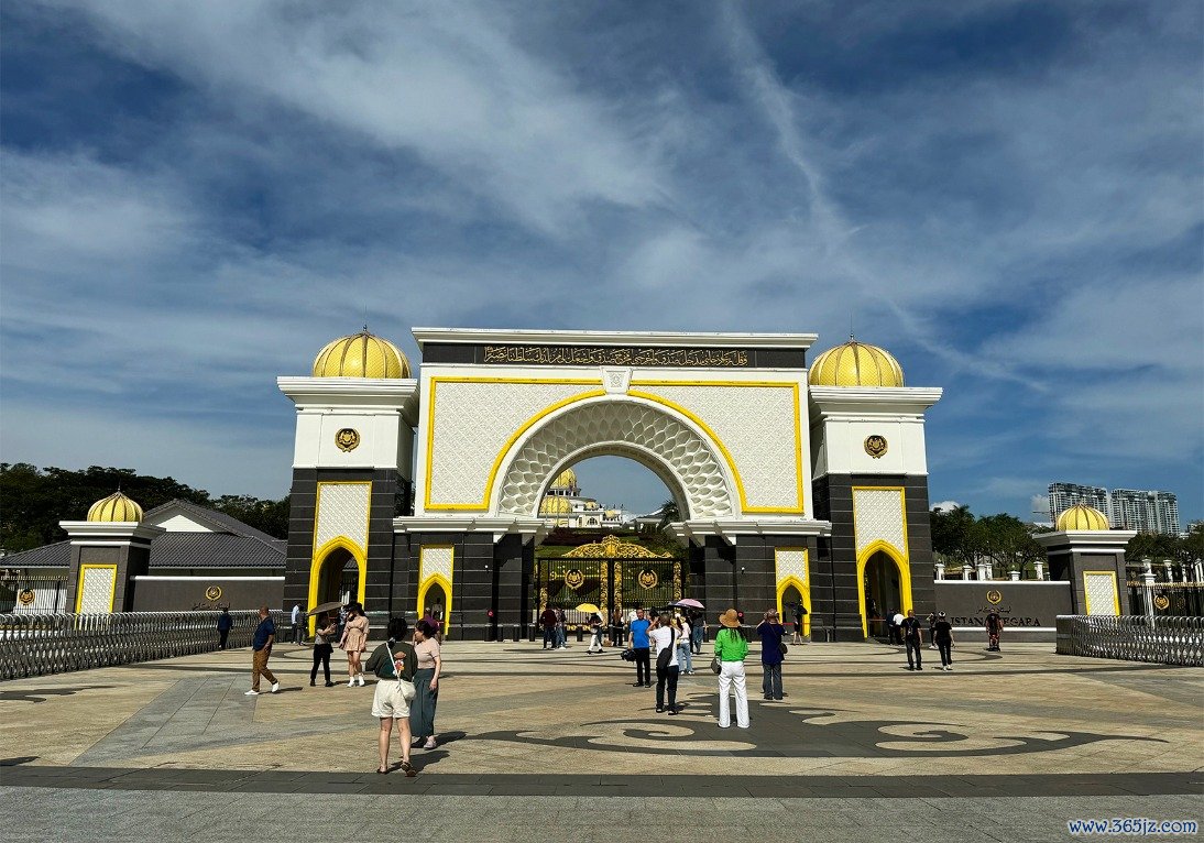 每经原创-C-城市-国外-马来西亚-马来西亚国家皇宫-马来西亚国家皇宫(每经记者、郑雨航、摄)3.jpg